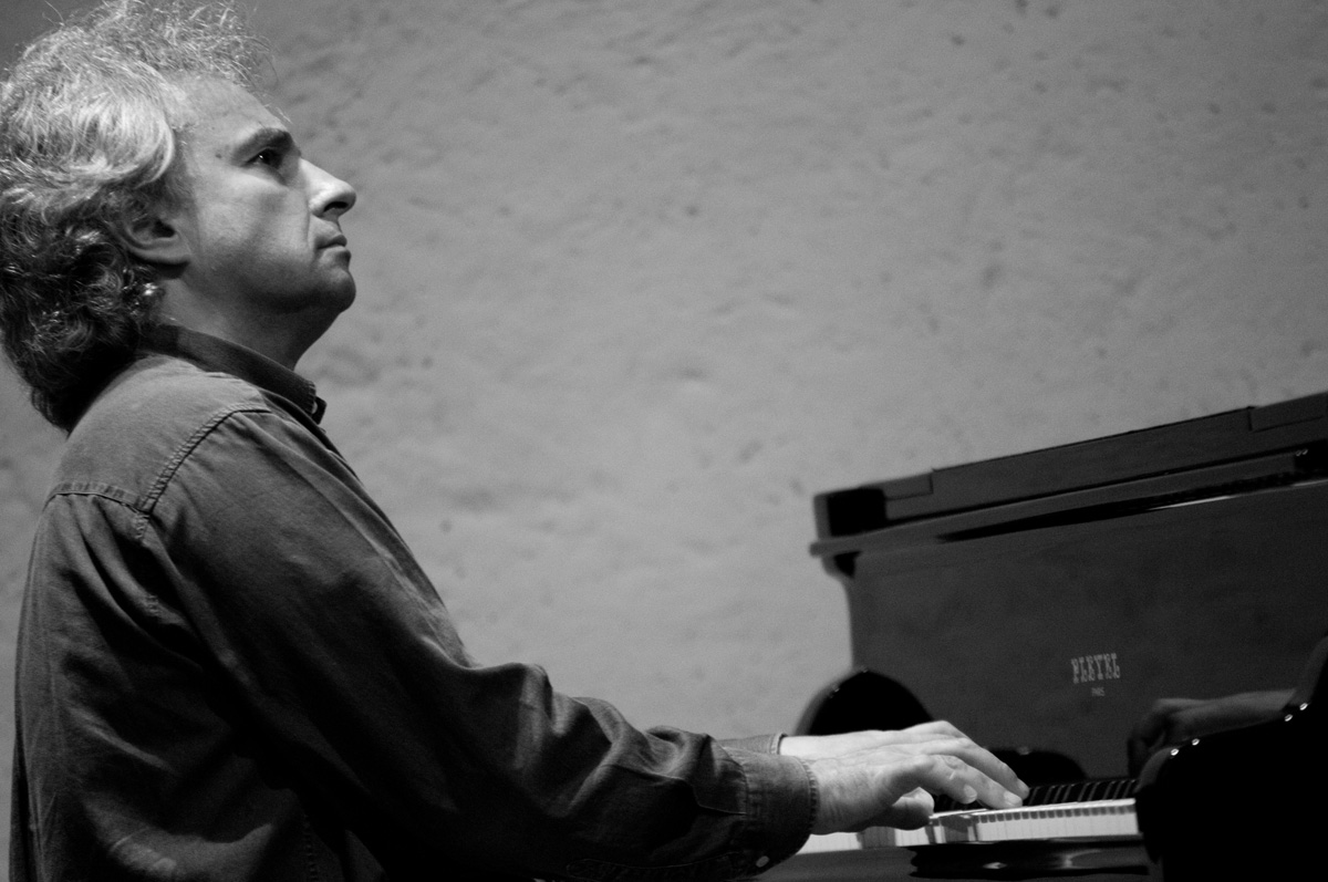 Пианист Ив Анри: история одной удивительной находки, о старинных и новых фортепиано, на чём лучше играть Шопена.
