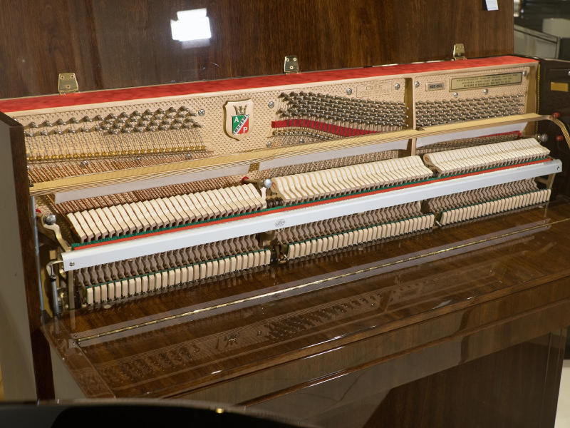 Пианино Petrof Middle P 118 M1 (BU) орех, полированное