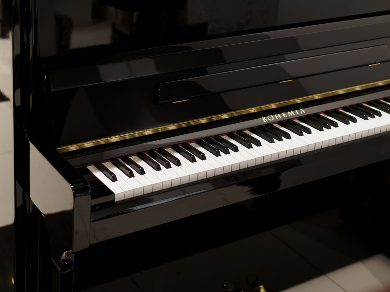 Пианино Bohemia мод. R126 (BU) черное, полированное