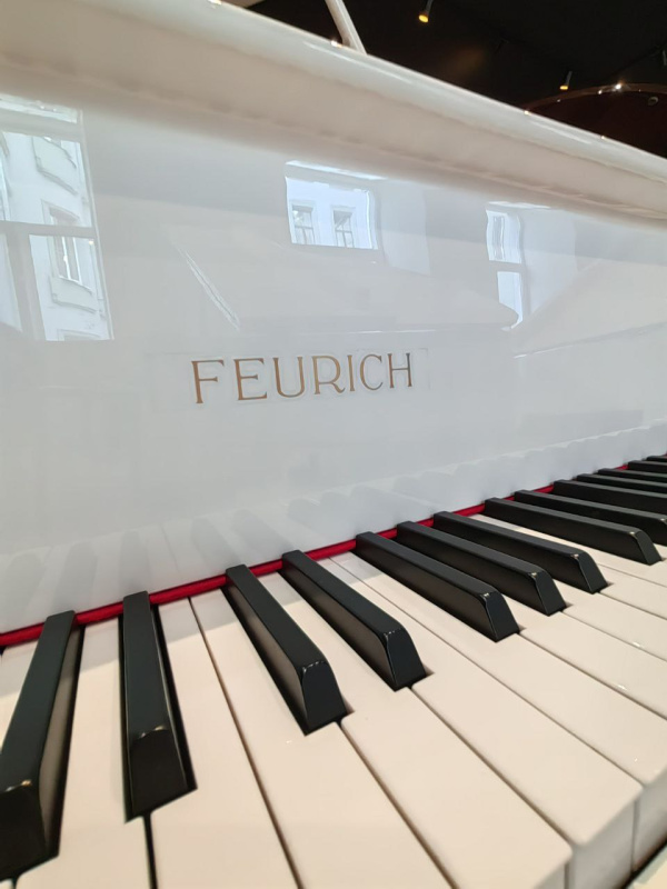 Рояль Feurich мод. 179 (BU) белый, полированный