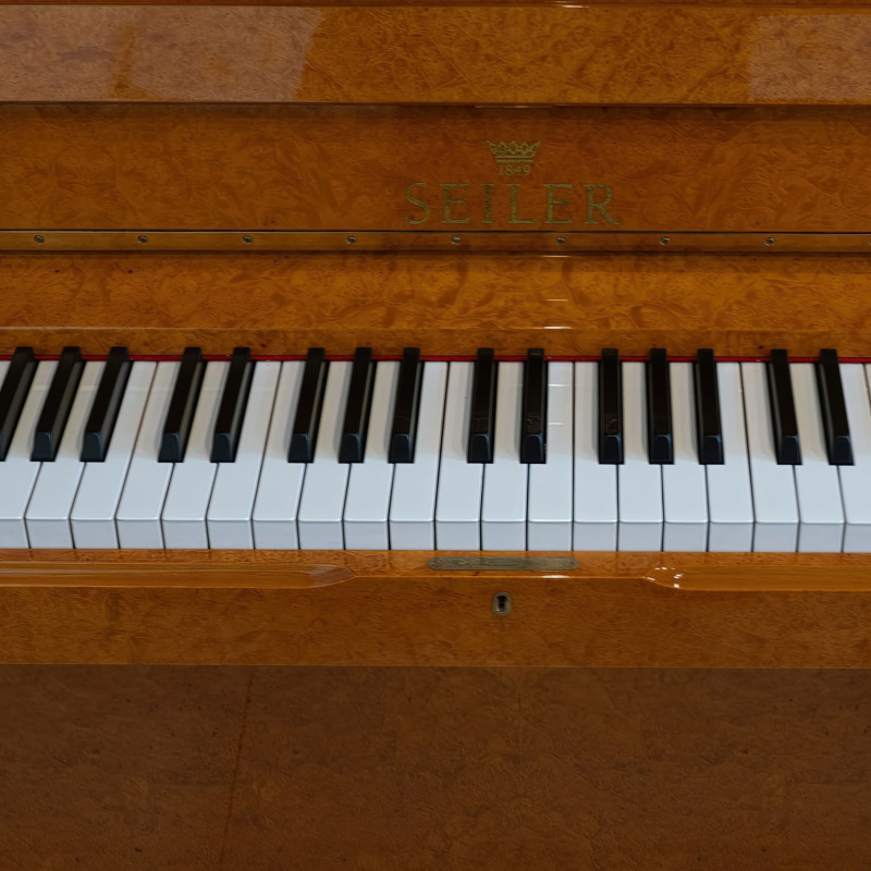 Пианино Seiler 132 Konzert SMR (BU) корень ореха,полированное, система бесшумной игры Duo Vox System