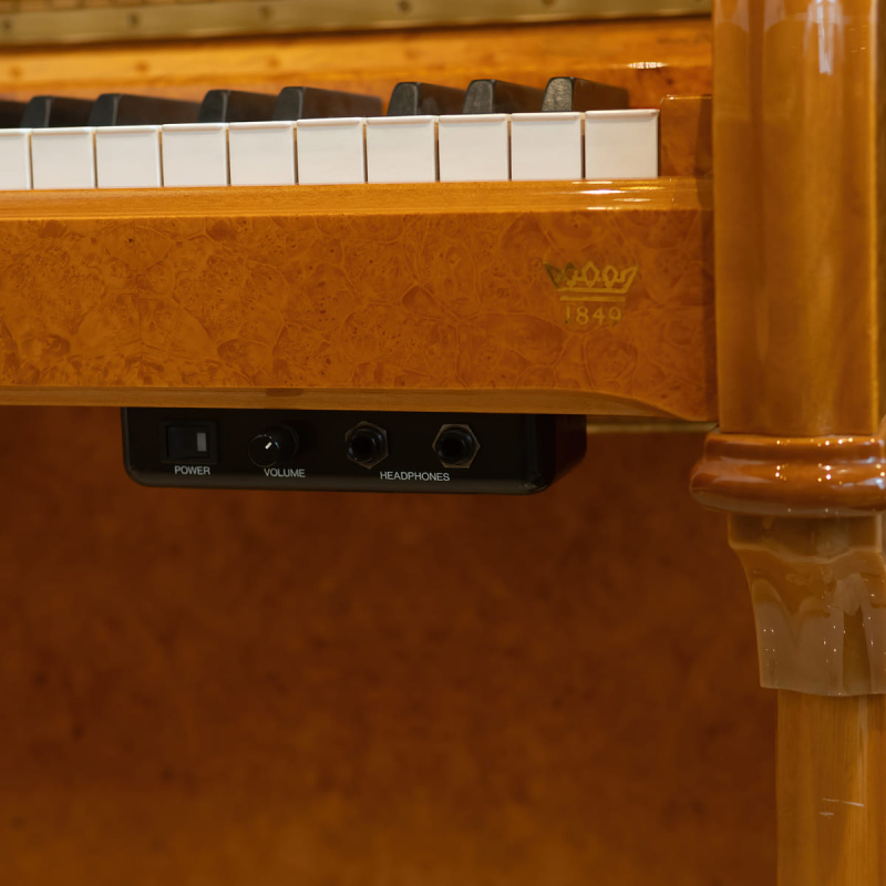 Пианино Seiler 132 Konzert SMR (BU) корень ореха,полированное, система бесшумной игры Duo Vox System