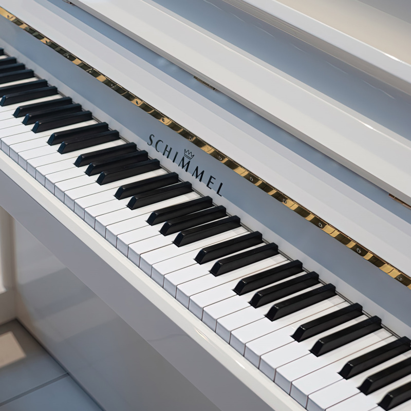 Пианино Schimmel Classic C120 Tradition (BU) белое, полированное, цифровая система PianoDisc.