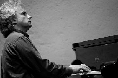 Пианист Ив Анри: история одной удивительной находки, о старинных и новых фортепиано, на чём лучше играть Шопена.