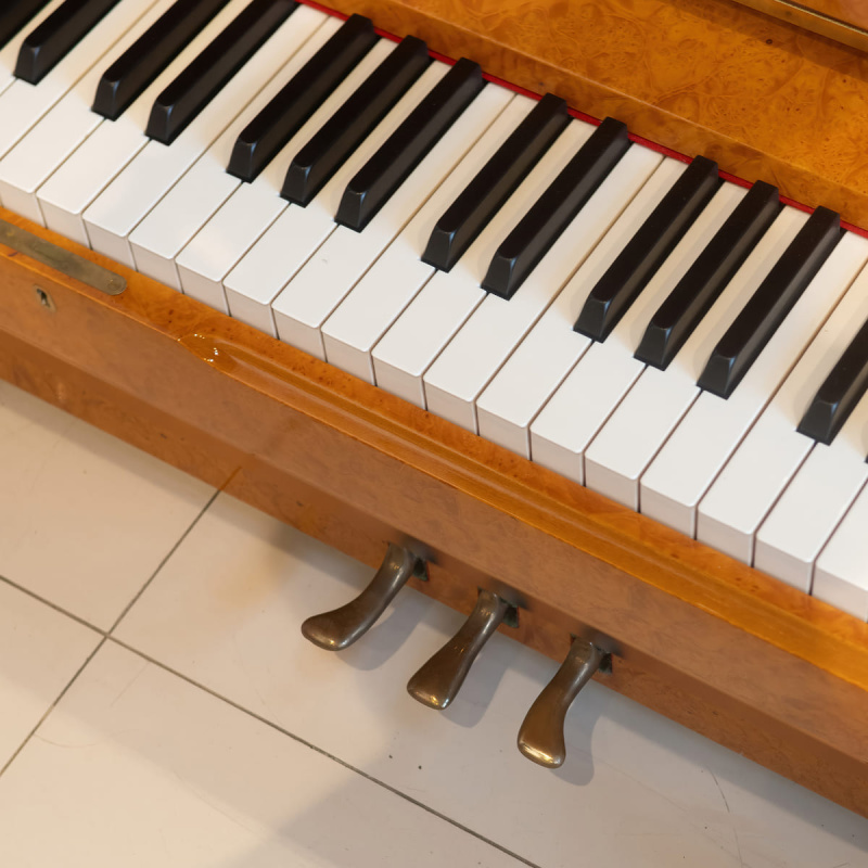 Пианино Seiler 132 Konzert SMR (BU) корень ореха,полированное, система бесшумной игры Duo Vox System
