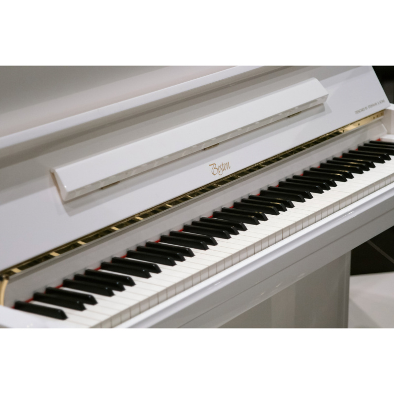 Пианино Boston UP-118E PE (BU) белое, полированное (181310, 2017 г.в.) Пианино Boston UP-118E PE (BU) белое, полированное (181310, 2017 г.в.)