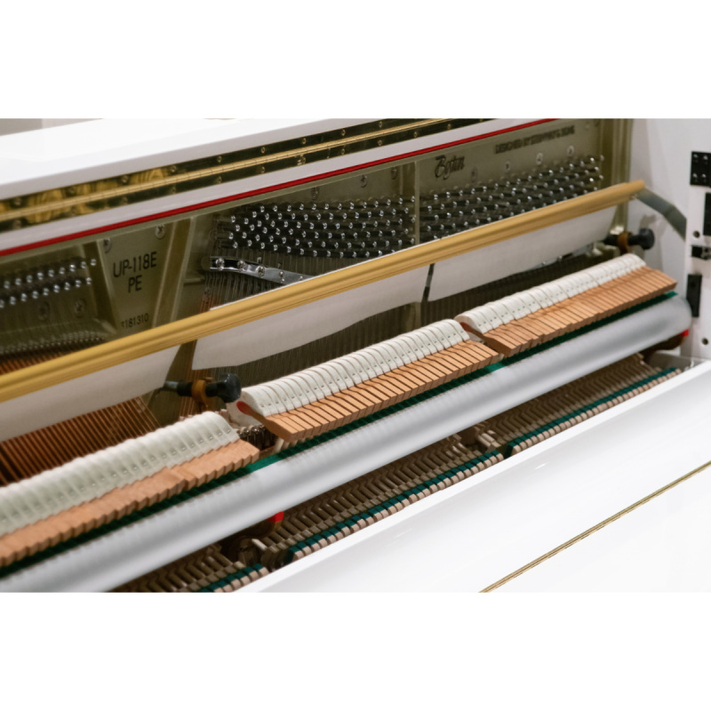 Пианино Boston UP-118E PE (BU) белое, полированное (181310, 2017 г.в.) Пианино Boston UP-118E PE (BU) белое, полированное (181310, 2017 г.в.)