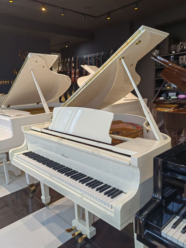 Рояль Irmler GP 142 Studio (BU) белый, полированный