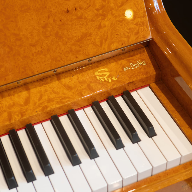 Пианино Seiler 132 Konzert SMR (BU) корень ореха,полированное, система бесшумной игры Duo Vox System