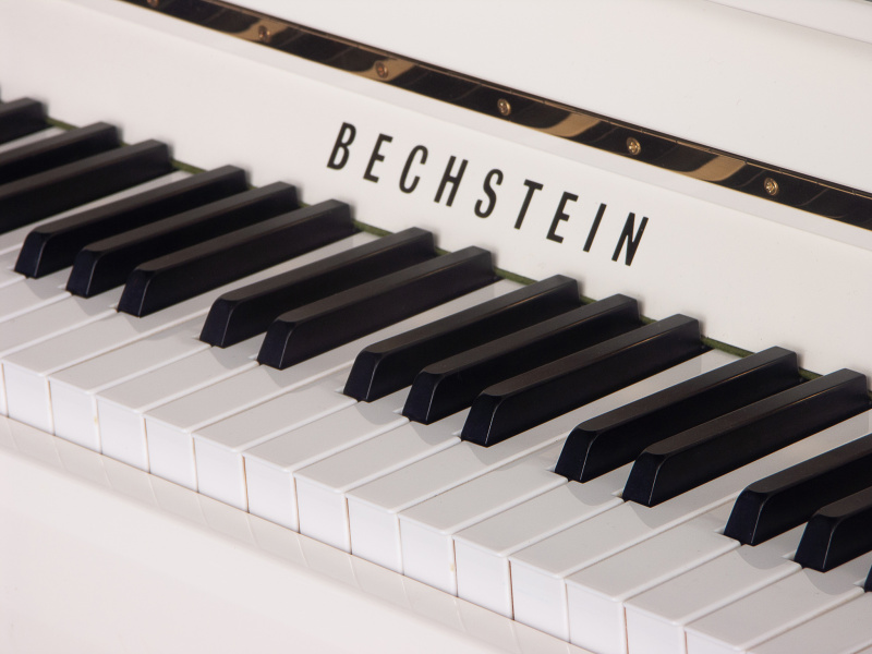 Пианино C. Bechstein Academy A 2 (BU) белое, полированное, система климат-контроля Dampp-Chaser