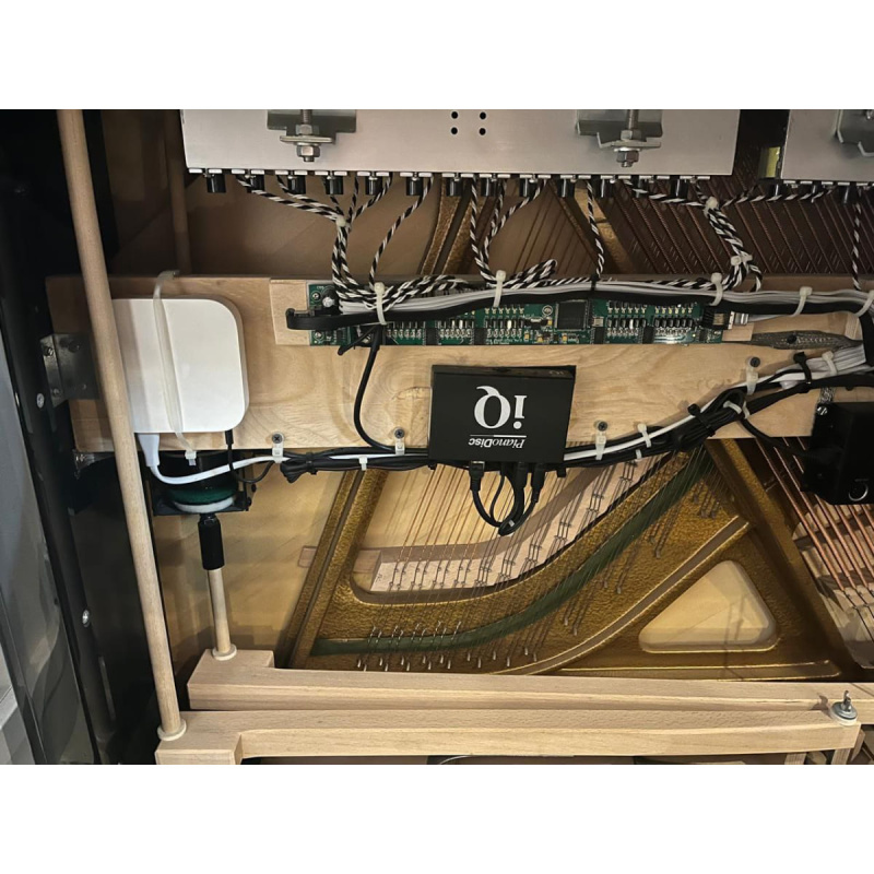 Пианино C. Bechstein Academy A 1 (BU) черное, полированное, цифровая система PianoDisc IQ HD Пианино C. Bechstein Academy A 1 (BU) черное, полированное, цифровая система PianoDisc IQ HD